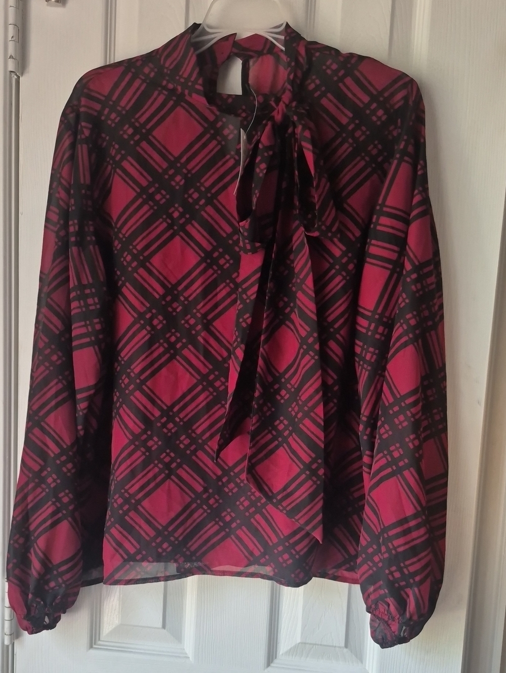 nwt New York & Co Sheer Plaid Blouse L Black+Burgundy Scarf Tie Neck Career Top